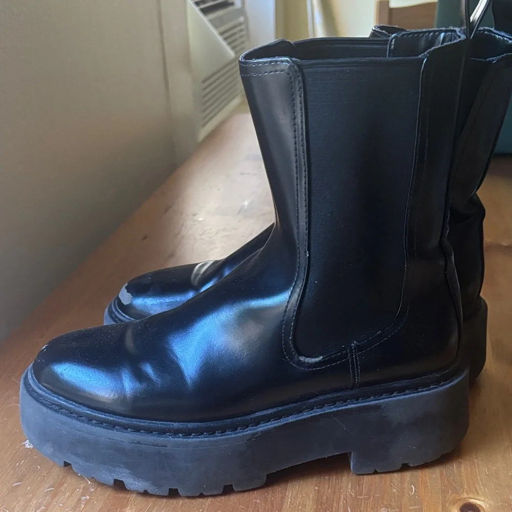 H&M Black Chunky Chelsea Platform Boots